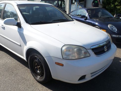 Used 2006 Suzuki Forenza Sedan image 14