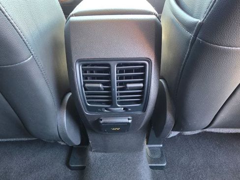 Used 2017 Ford Escape SE w/ Equipment Group 201A AWD/4WD image 31