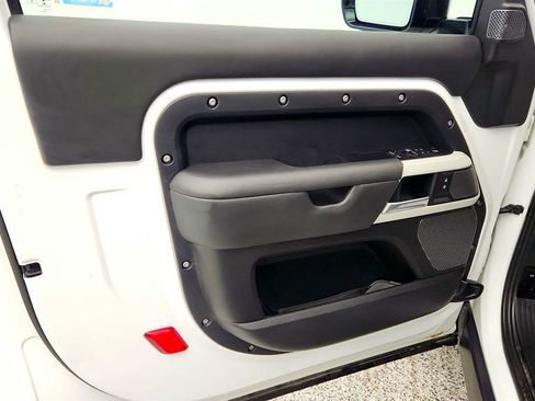 Used 2022 Land Rover Defender 90 X-Dynamic HSE image 11