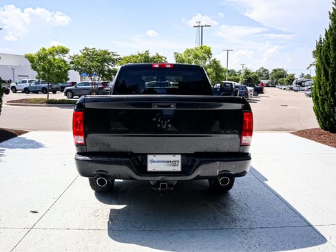 Used 2015 RAM 1500 Express AWD/4WD image 7