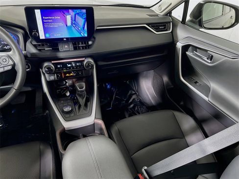 Used 2024 Toyota RAV4 Limited image 21