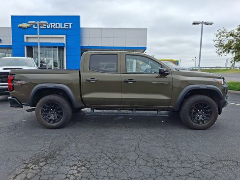 Certified 2024 Chevrolet Colorado Trail Boss w/ Technology Package AWD/4WD image 7