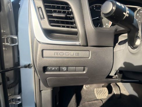 Certified 2025 Nissan Rogue S image 30