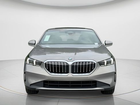 New 2027 BMW 530i RWD image 2