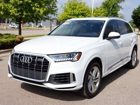 Used 2023 Audi Q7 3.0T Premium Plus w/ Premium Plus Package AWD/4WD image 12