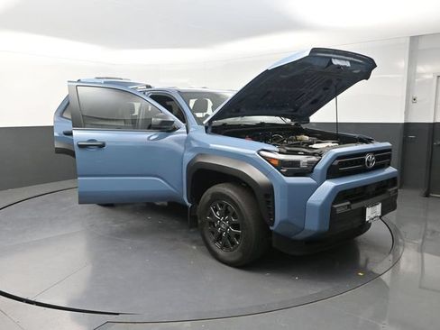 Used 2025 Toyota 4Runner SR5 AWD/4WD image 29