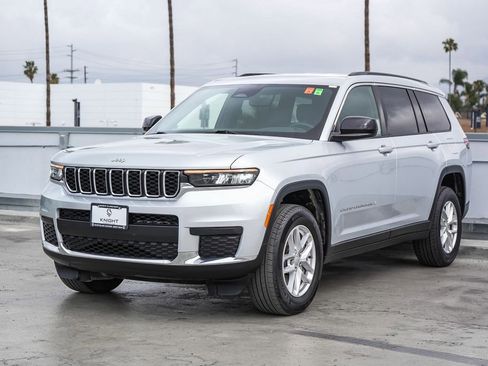 Used 2024 Jeep Grand Cherokee L Laredo AWD/4WD image 4