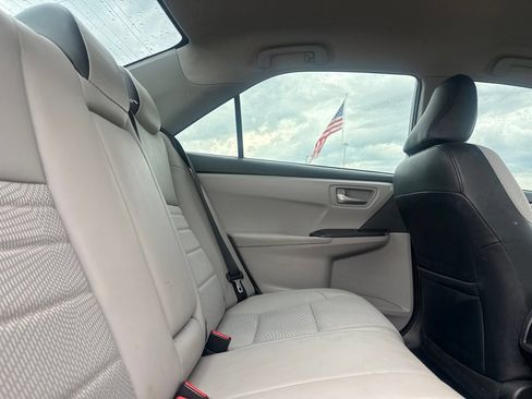 Used 2017 Toyota Camry SE FWD image 32