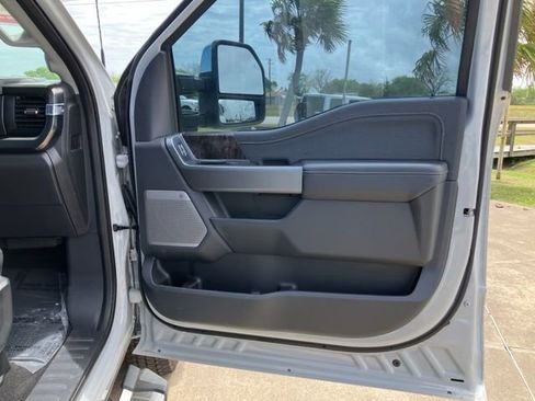 Used 2026 Ford F350 Lariat w/ Chrome Package AWD/4WD image 14