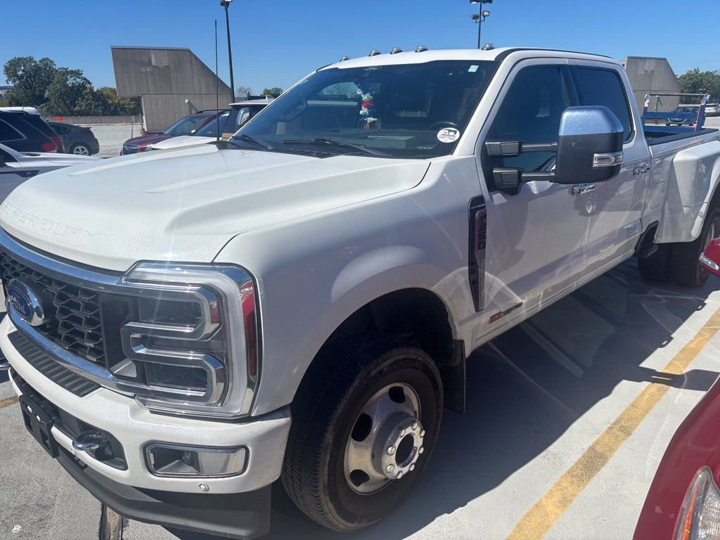 Used 2024 Ford F350 Platinum AWD/4WD image 2