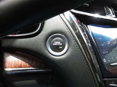 Used 2019 Cadillac CTS Luxury RWD image 21
