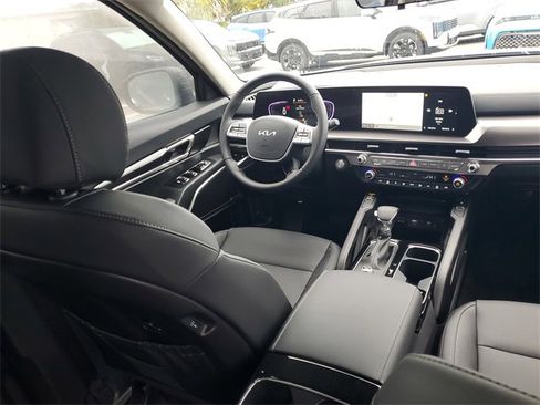 New 2025 Kia Telluride S image 13