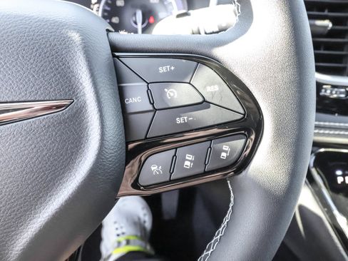 New 2026 Chrysler Pacifica Select w/ S Appearance Package AWD/4WD image 27