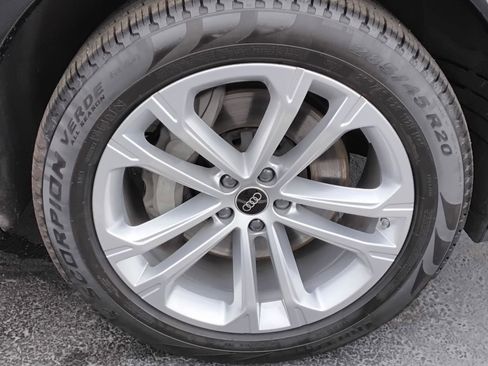 Certified 2025 Audi Q7 Premium Plus image 13