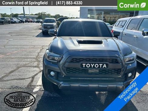 Used 2018 Toyota Tacoma TRD Sport w/ Technology Package AWD/4WD image 2
