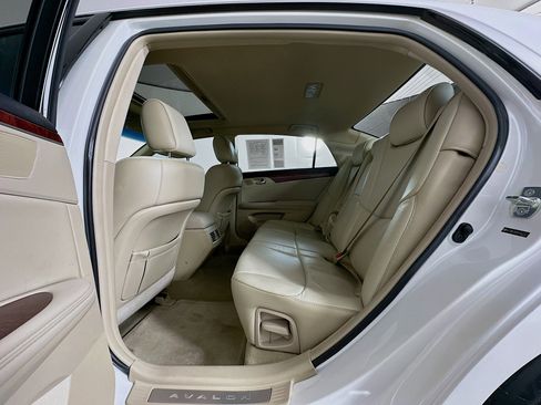 Used 2012 Toyota Avalon Limited image 29
