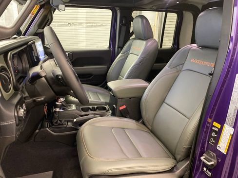 Certified 2026 Jeep Gladiator Mojave AWD/4WD image 19