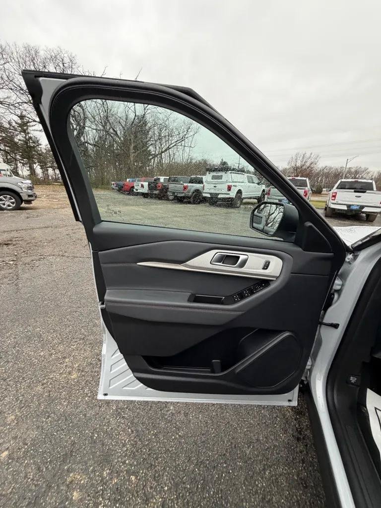 New 2026 Ford Explorer Active w/ Active Comfort Package AWD/4WD image 30