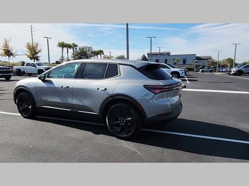 New 2026 Chevrolet Equinox EV LT image 16