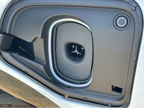 New 2026 Cadillac Optiq Sport 2 image 4