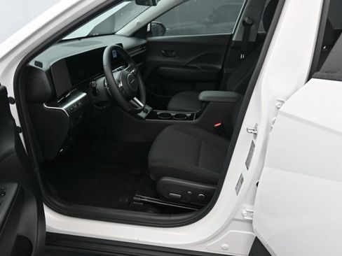 Used 2024 Hyundai Kona SEL w/ Convenience Package AWD/4WD image 17