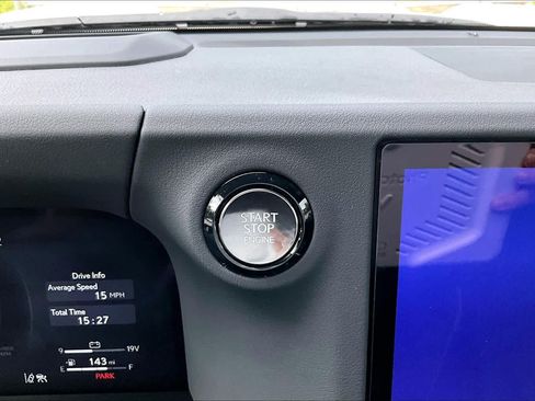 Used 2025 Lexus GX 550 w/ Accessory Package (Z1) AWD/4WD image 32