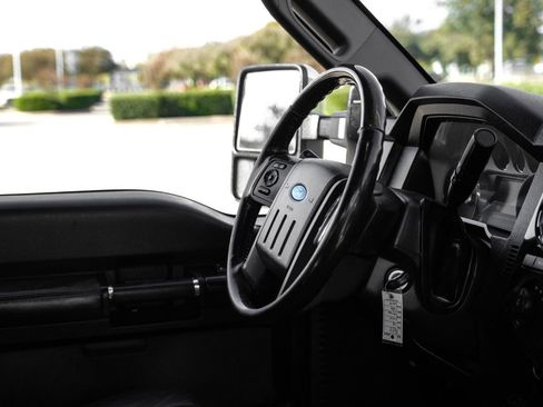 Used 2014 Ford F250 Platinum w/ FX4 Off-Road Package image 13