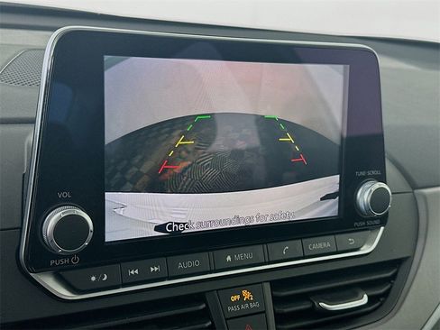 Used 2025 Nissan Altima 2.5 SR image 19