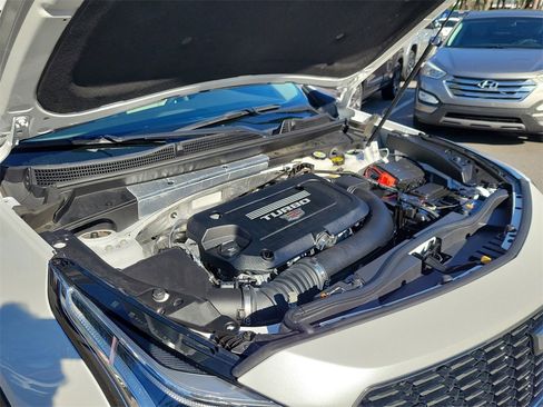 Used 2023 Cadillac XT4 Premium Luxury image 10