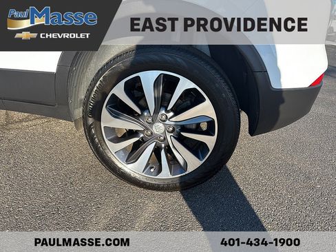 Certified 2022 Buick Encore Preferred AWD/4WD image 8