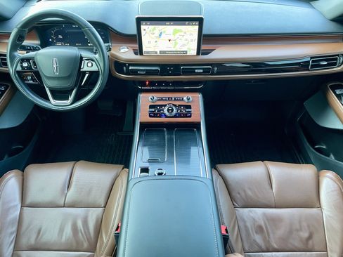 Used 2023 Lincoln Aviator Reserve w/ Equipment Group 201A image 16