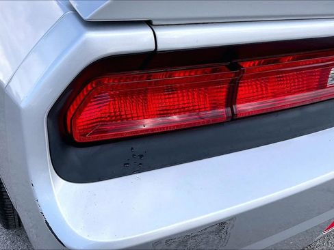 Used 2010 Dodge Challenger R/T image 17