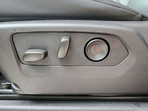 Used 2024 GMC Sierra 1500 SLT w/ SLT Premium Plus Package image 18