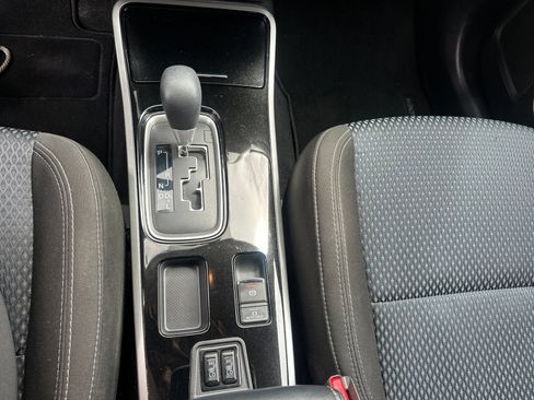 Used 2019 Mitsubishi Outlander ES FWD image 9