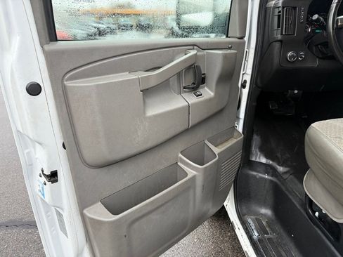 Used 2019 Chevrolet Express 2500 w/ Driver Convenience Package image 6