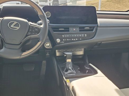 Used 2024 Lexus ES 350 w/ Technology Package image 7