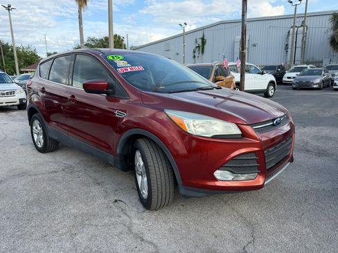 Used 2015 Ford Escape SE FWD image 3