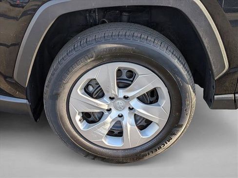 Used 2025 Toyota RAV4 LE image 29