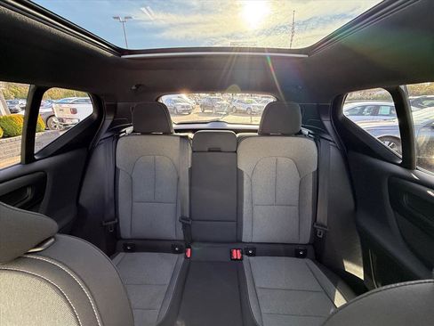 Used 2024 Volvo XC40 B5 Core image 16