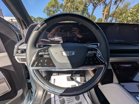 New 2026 Cadillac Vistiq Sport image 41