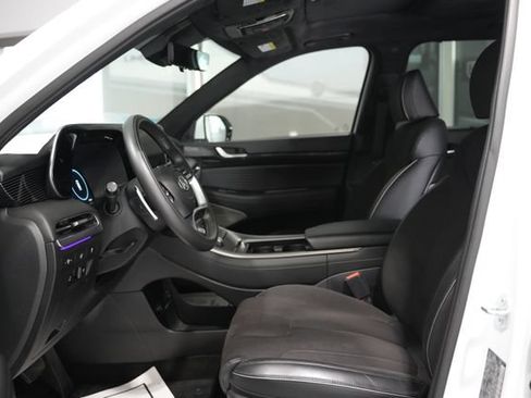 Used 2025 Hyundai Palisade Calligraphy AWD/4WD image 18