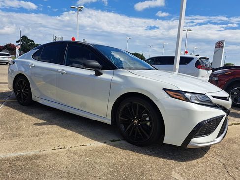 Used 2024 Toyota Camry XSE w/ Navigation Package FWD image 3