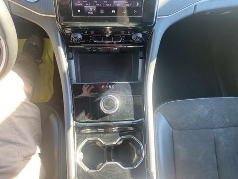 Used 2023 Jeep Grand Cherokee Altitude image 40