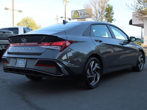 Used 2025 Hyundai Elantra Sport FWD image 6