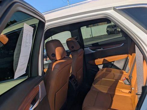 Used 2024 Cadillac XT5 Premium Luxury AWD/4WD image 15