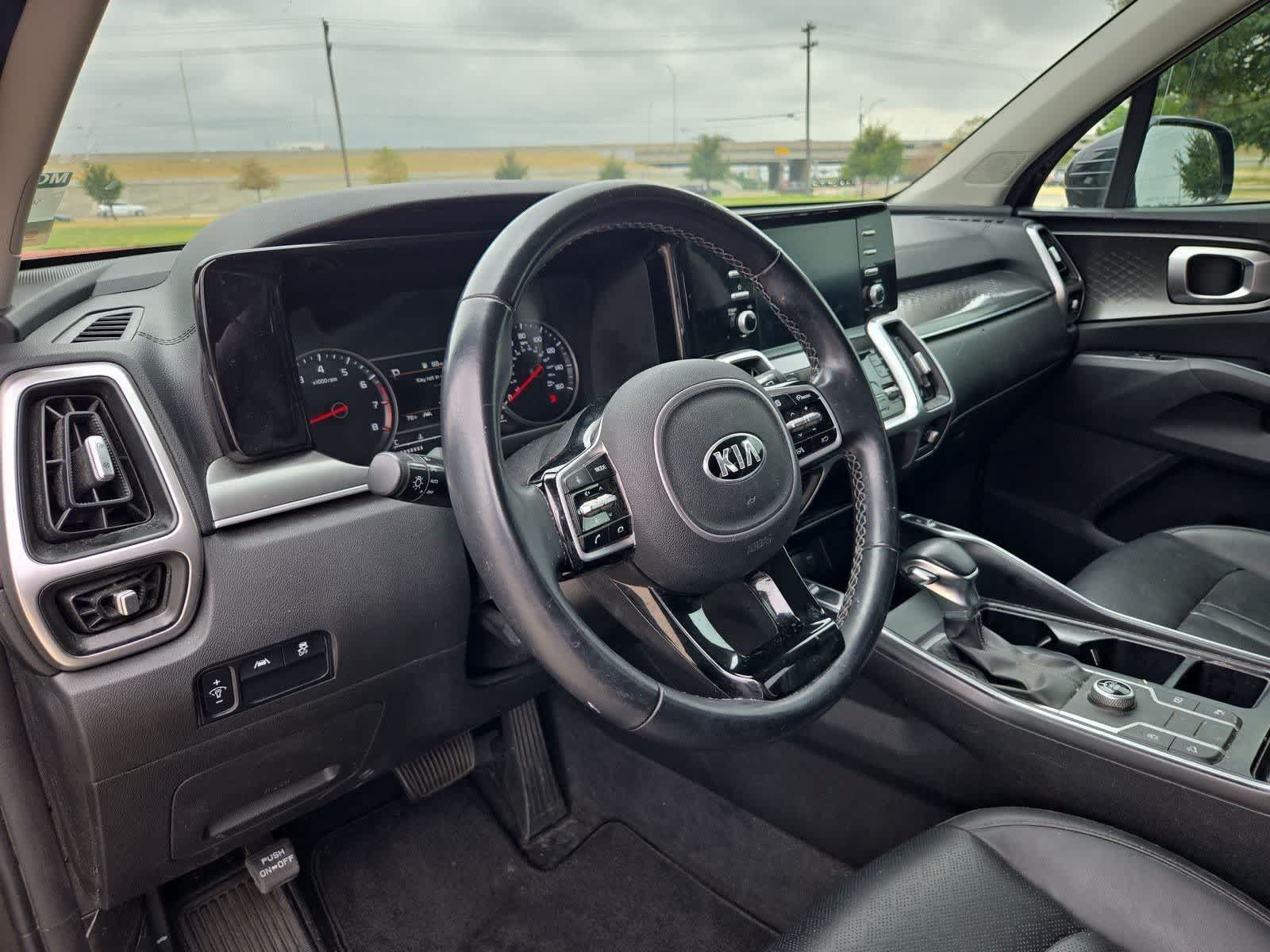 Certified 2021 Kia Sorento S w/ Panoramic Sunroof Package FWD image 2