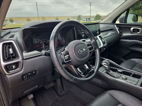 Used 2021 Kia Sorento S w/ Panoramic Sunroof Package FWD image 2
