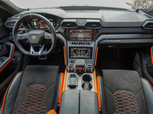 Used 2022 Lamborghini Urus AWD/4WD image 4