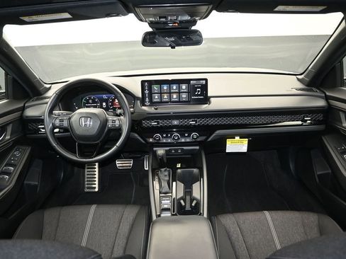 Used 2024 Honda Accord Sport image 10