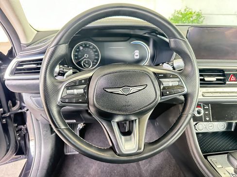 Used 2025 Genesis G70 2.5T image 29